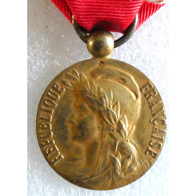 DECORATION MEDAILLE OFFICIER DU TRAVAIL VERMEIL *