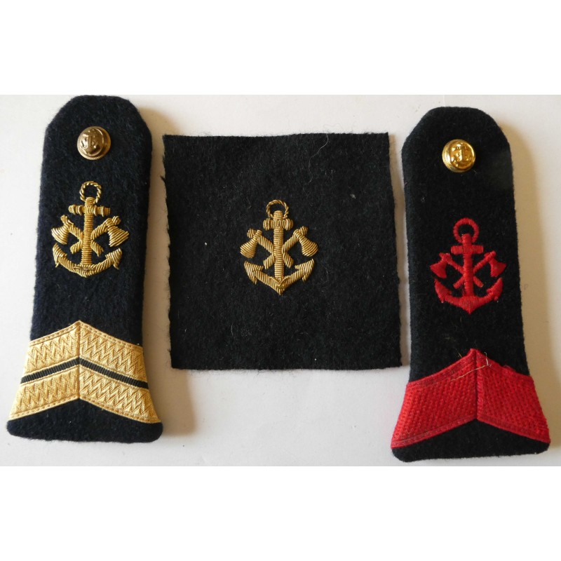MARINE MARINS POMPIERS PATTES D EPAULE ET INSIGNE "