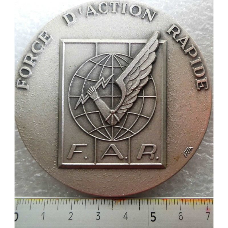 MEDAILLE DE TABLE FORCE D'ACTION RAPIDE *