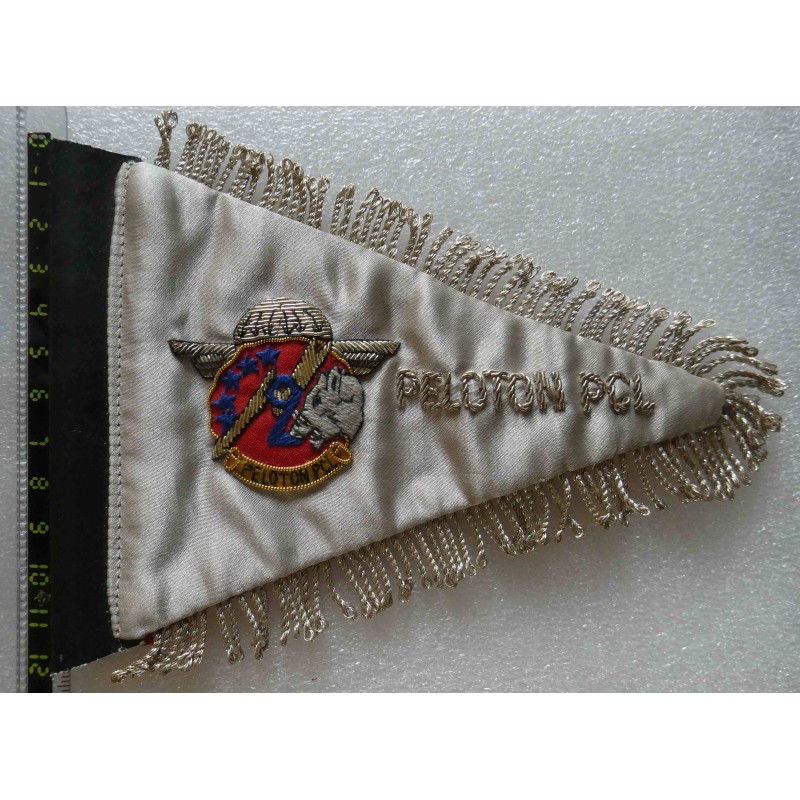 PARACHUTISTE FANION CAVALERIE 1ER REG DE HUSSARD 2 EME ESC ECL *