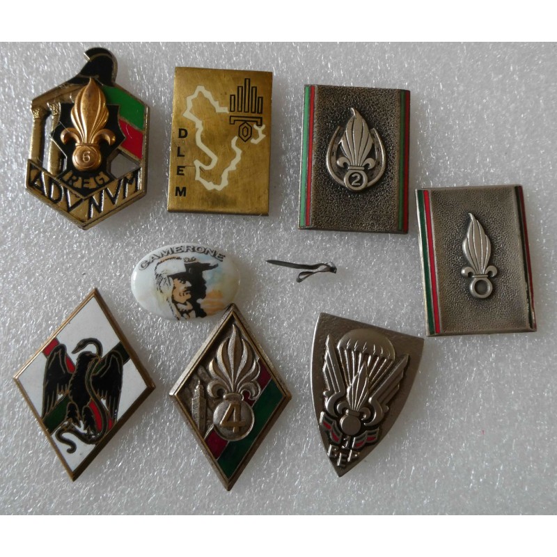 LEGION ETRANGERE LOT INSIGNES SANS ATTACHES *