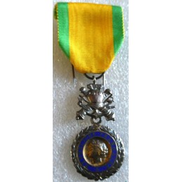MEDAILLE MILITAIRE *