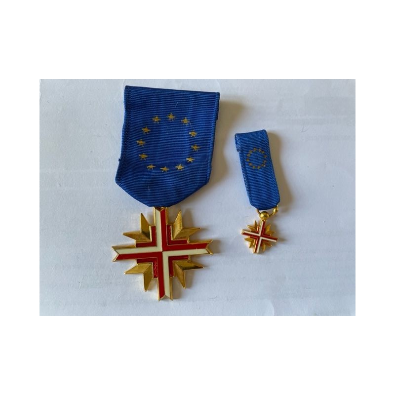 MEDAILLE DE LA CONFEDERATION EUROPEENNE DES ANCIENS COMBATTANTS AVEC SA REDUCTION*