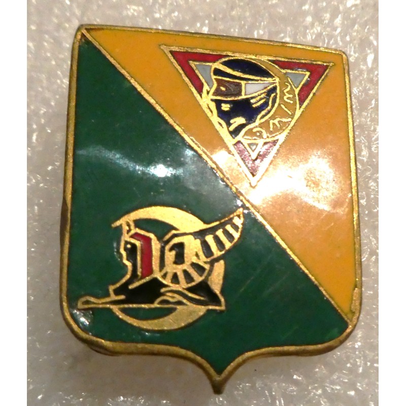 AIR GROUPE AERIEN OUTRE MER 86 ECAILLE EN BAS A GAUCHE  *