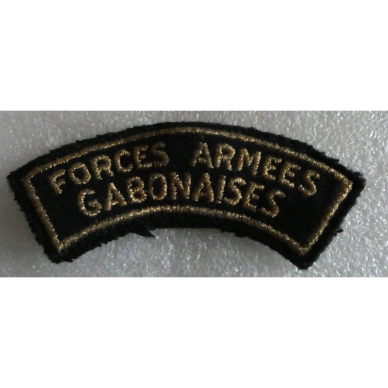 ETRANGERS GABON INSIGNE TISSU FORCES ARMEES