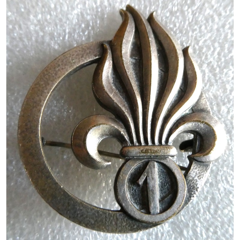 LEGION ETRANGERE CAVALERIE INSIGNE DE BERET 1 ER REC A EPINGLE *