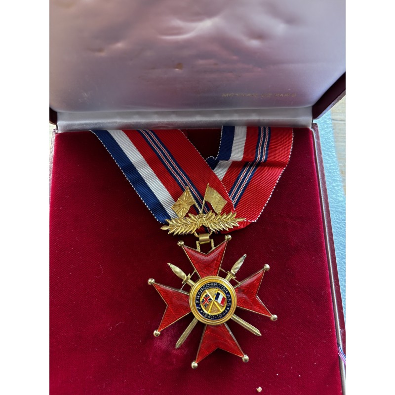 MEDAILLE DE COMMANDEUR FRANCO BRITANIQUE EN BOITE *
