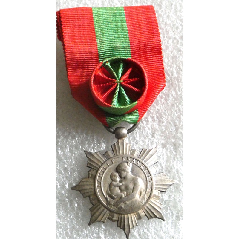 MEDAILLE DES FAMILLES AVEC ROSETTE *