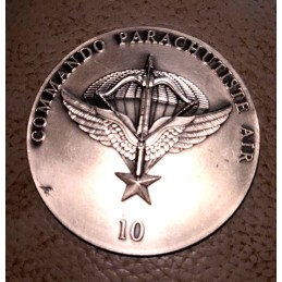 PARACHUTISTE MEDAILLE TABLE...