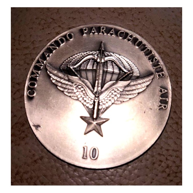 PARACHUTISTE MEDAILLE TABLE COMMANDO PARA  AIR N°10 75 MM *