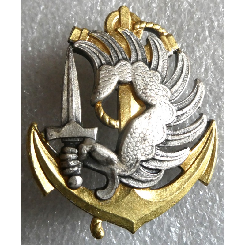 PARACHUTISTE COLONIAUX INSIGNE DE BERET *