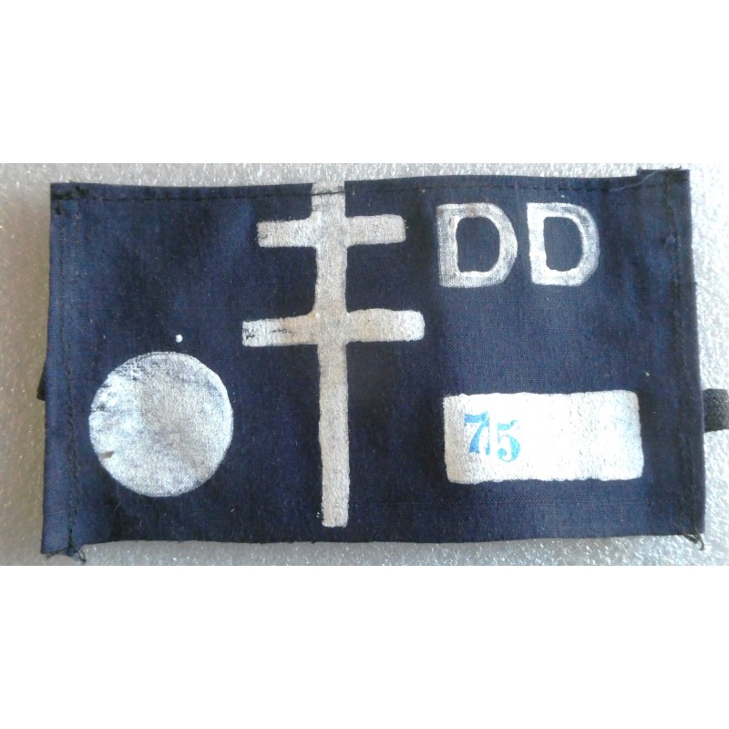 POLITIQUE SERVICE D'ACTION CIVIQUE BRASSARD DD 75 *