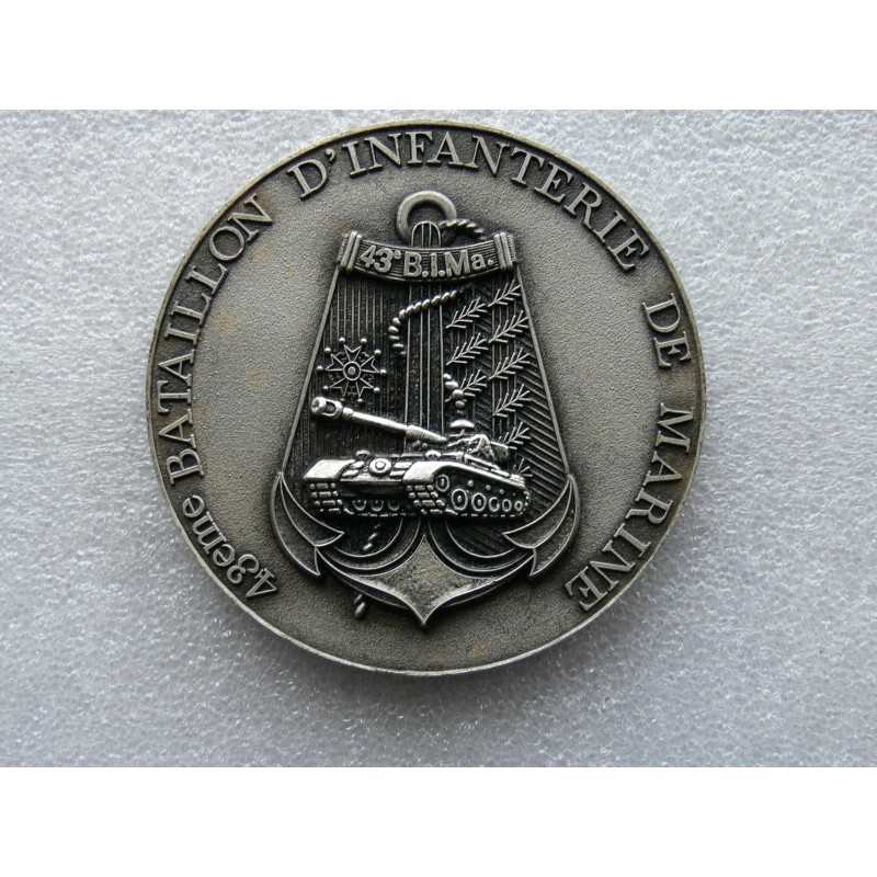 COLONIALE MEDAILLE DE TABLE 43 EME BATAILLON D'INFANTERIE DE MARINE EN BOITE ARGENTE*