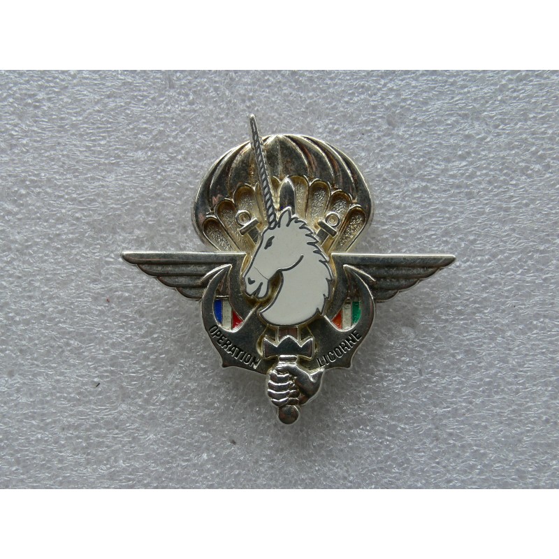 PARACHUTISTE OPERATION LICORNE PLAQUE ARGENT