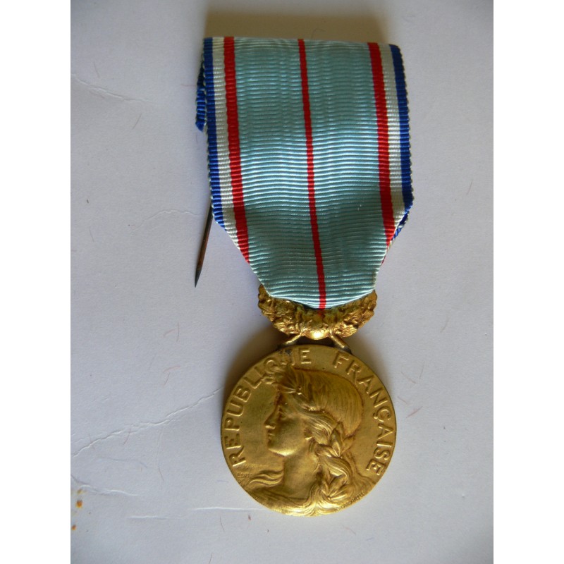 MEDAILLE DU GRAND PRIX HUMANITAIRE FRANCAIS CLASSE OR*