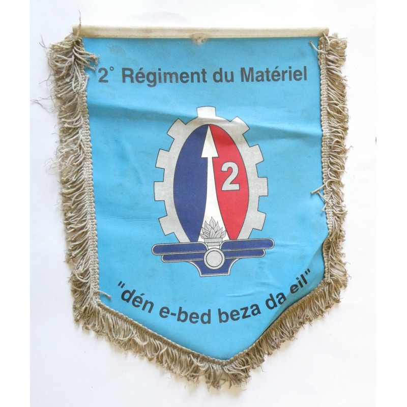 MATERIEL FANION SOUVENIR DU 2 EME REGIMENT DU MATERIEL