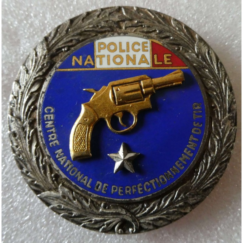 POLICE CENTRE NATIONAL PERFECTIONNEMENT DE TIR REVOLVER DORE ELEVE BANDEAU TRICOLORE*