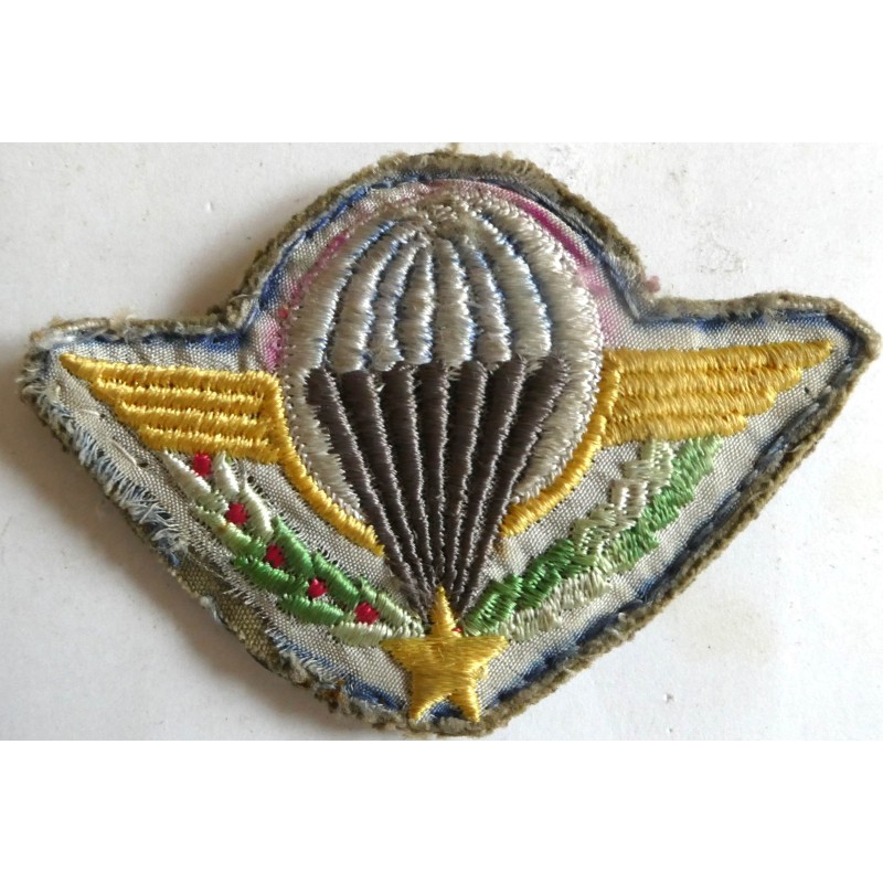 PARACHUTISTE BREVET FABRICATION LOCALE INDOCHINE EN SOIE SUR CANAPE*