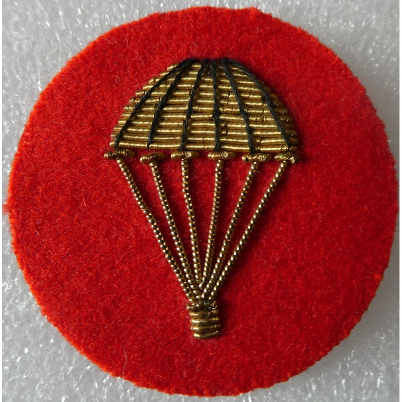 ETRANGERS PARACHUTISTE ANGLAIS FOND ROUGE*